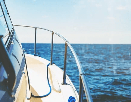 Yachtcharter in Sneek, een boot huren in de mooiste provincie